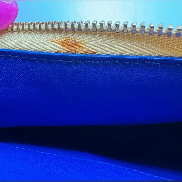 Gorgeous Celine Bi-color Pouch in Royal Blue and Cream Preloved - Picture 13 of 13